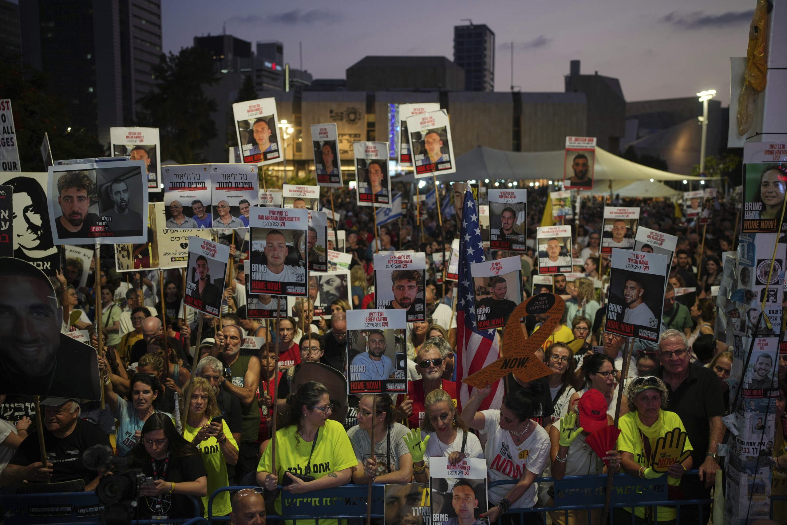 Middle East, hostages' families: ‘General strike next Sunday’