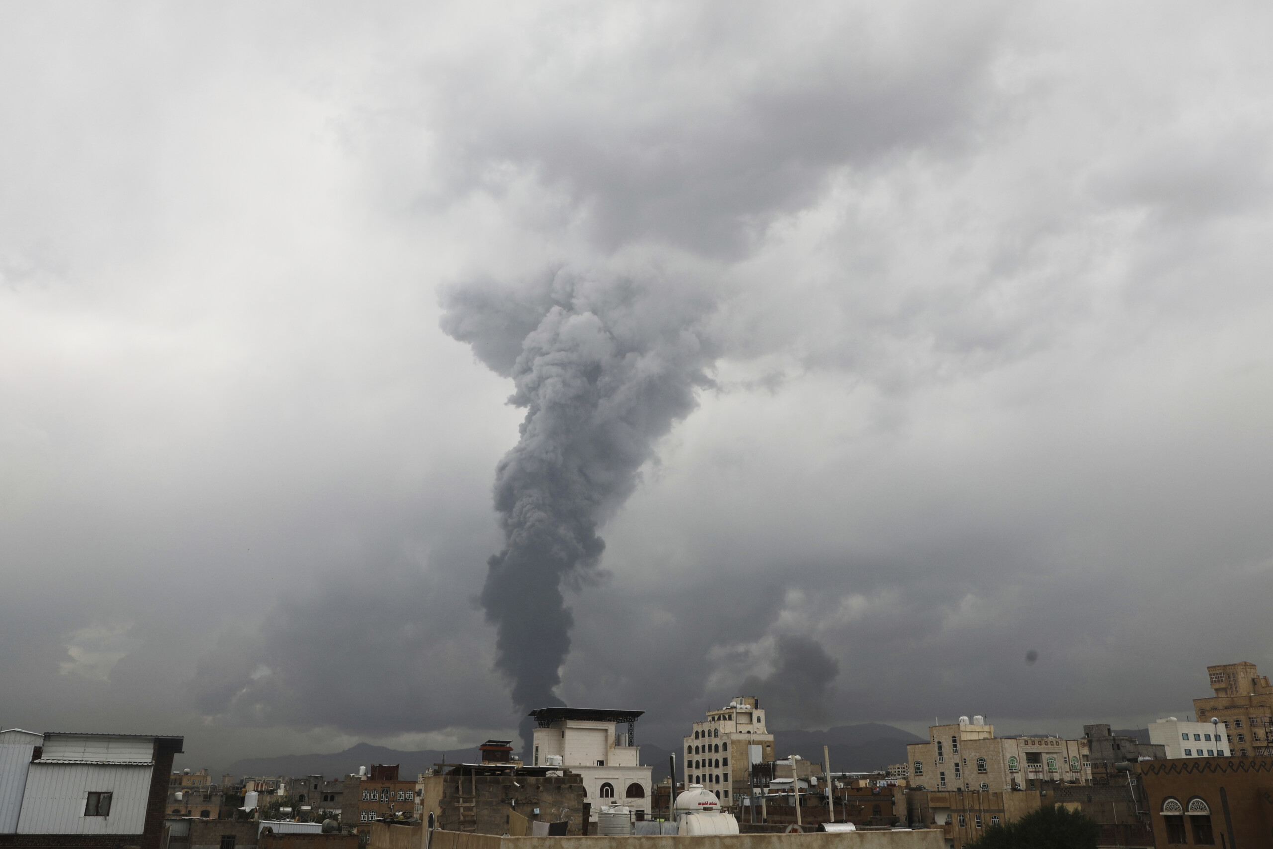Middle East: Houthi, six dead and 86 wounded in Israeli raids in Sana'a Middle East: Houthi, six dead and 86 wounded in Israeli raids in Sana'a