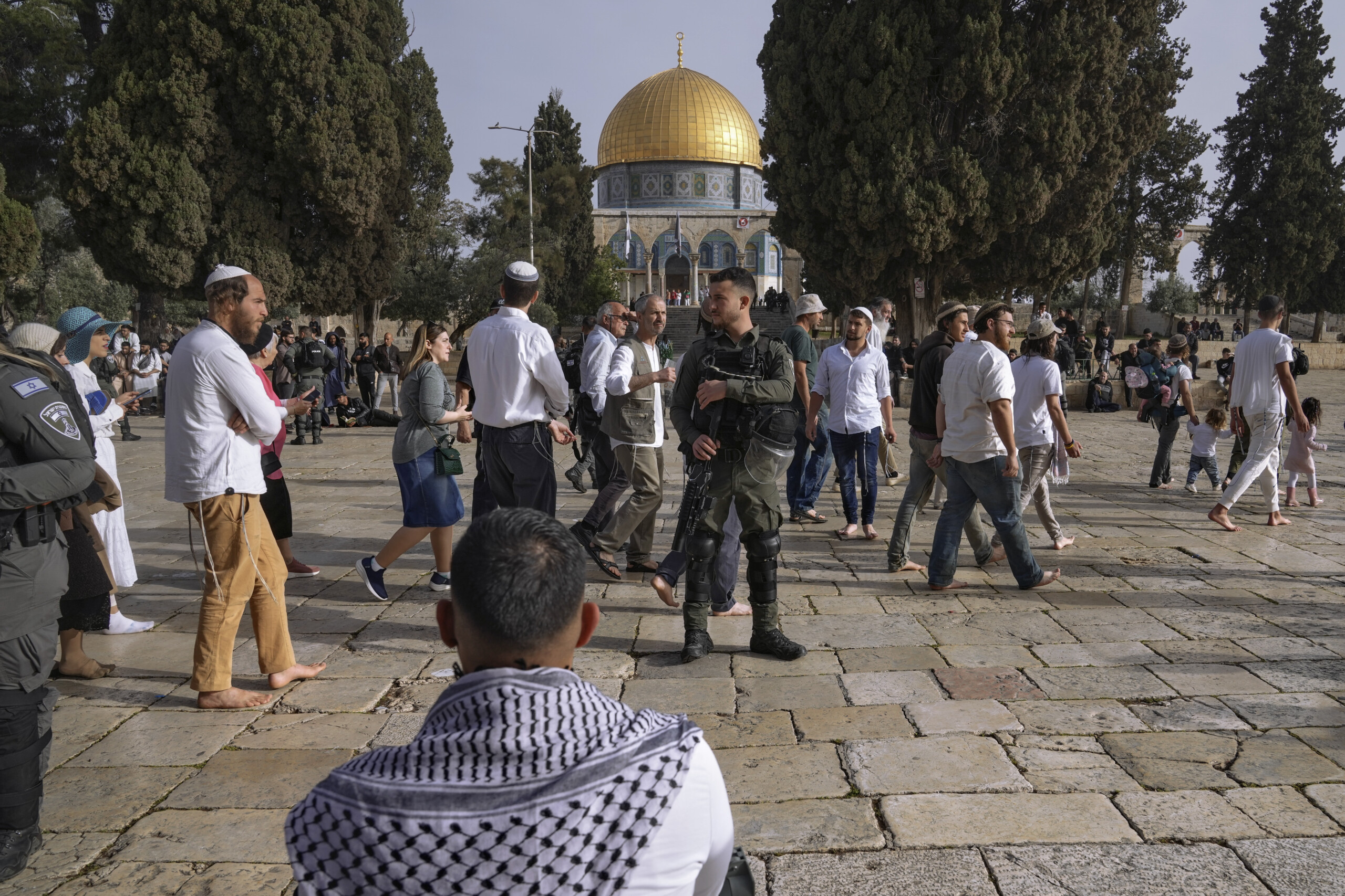 Middle East: media, Israeli settlers assault Al-Aqsa mosque in Jerusalem