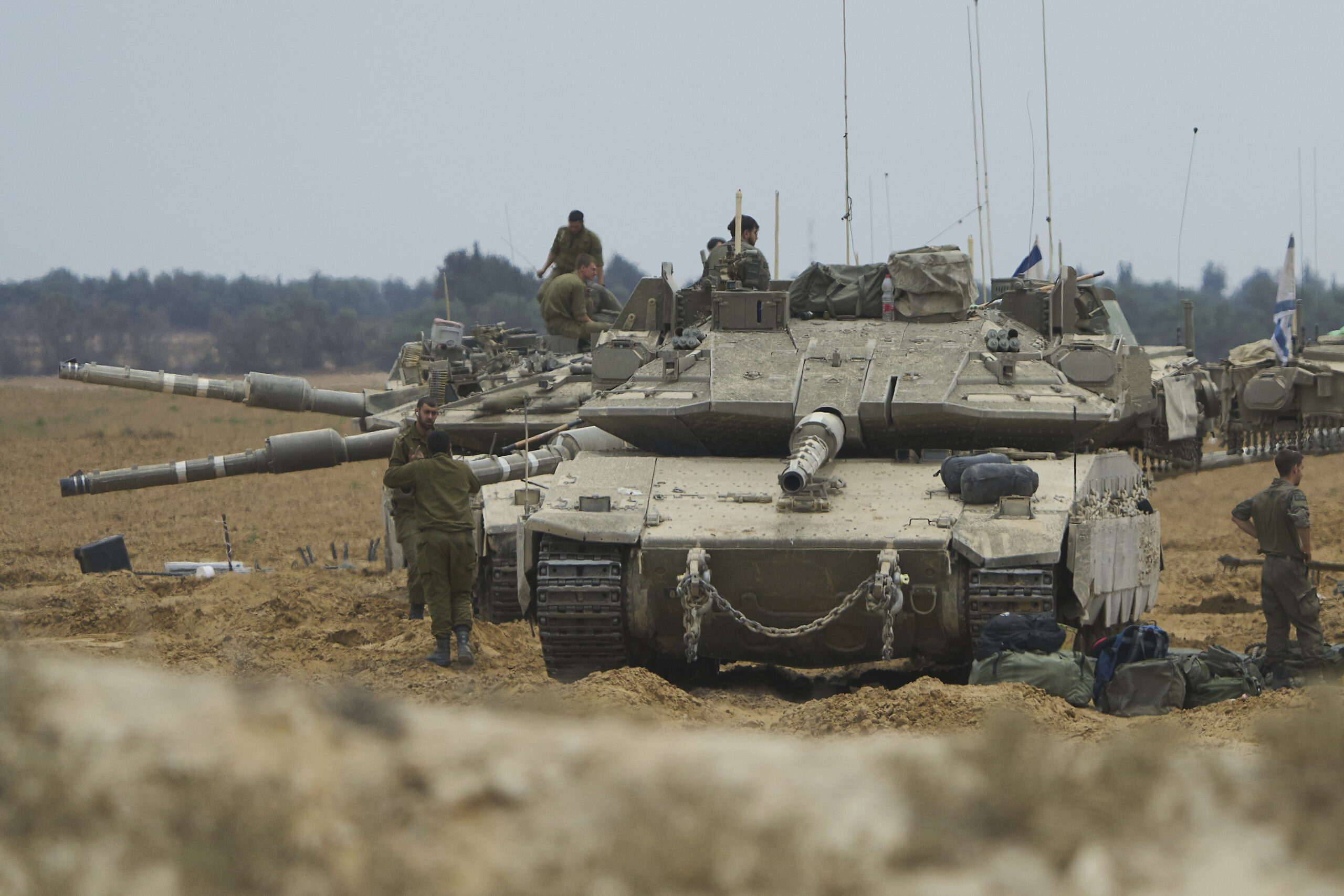 Middle East: media reports IDF armoured vehicles advancing in central Gaza Middle East: media reports IDF armoured vehicles advancing in central Gaza