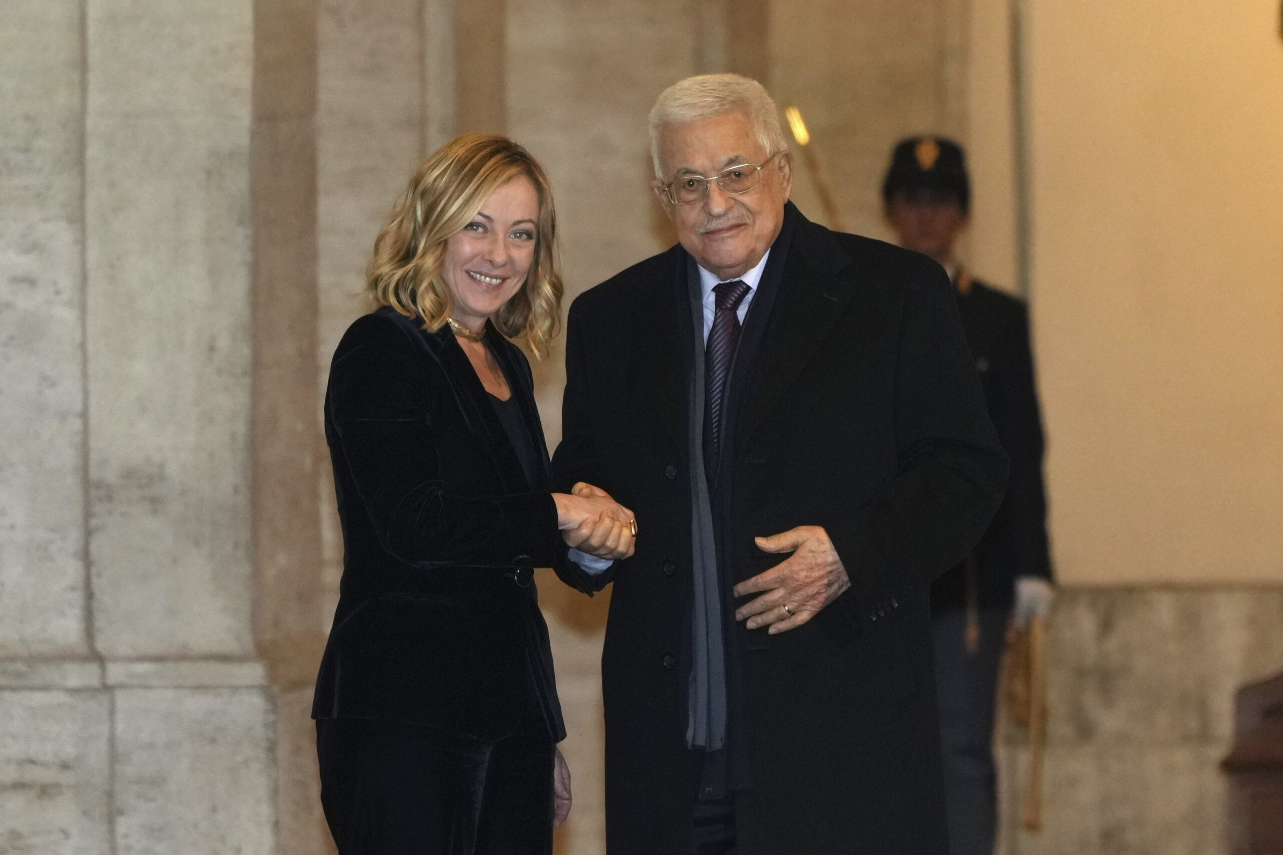 Middle East, Meloni to Abbas: ‘Italy committed to aid and peace in Gaza’