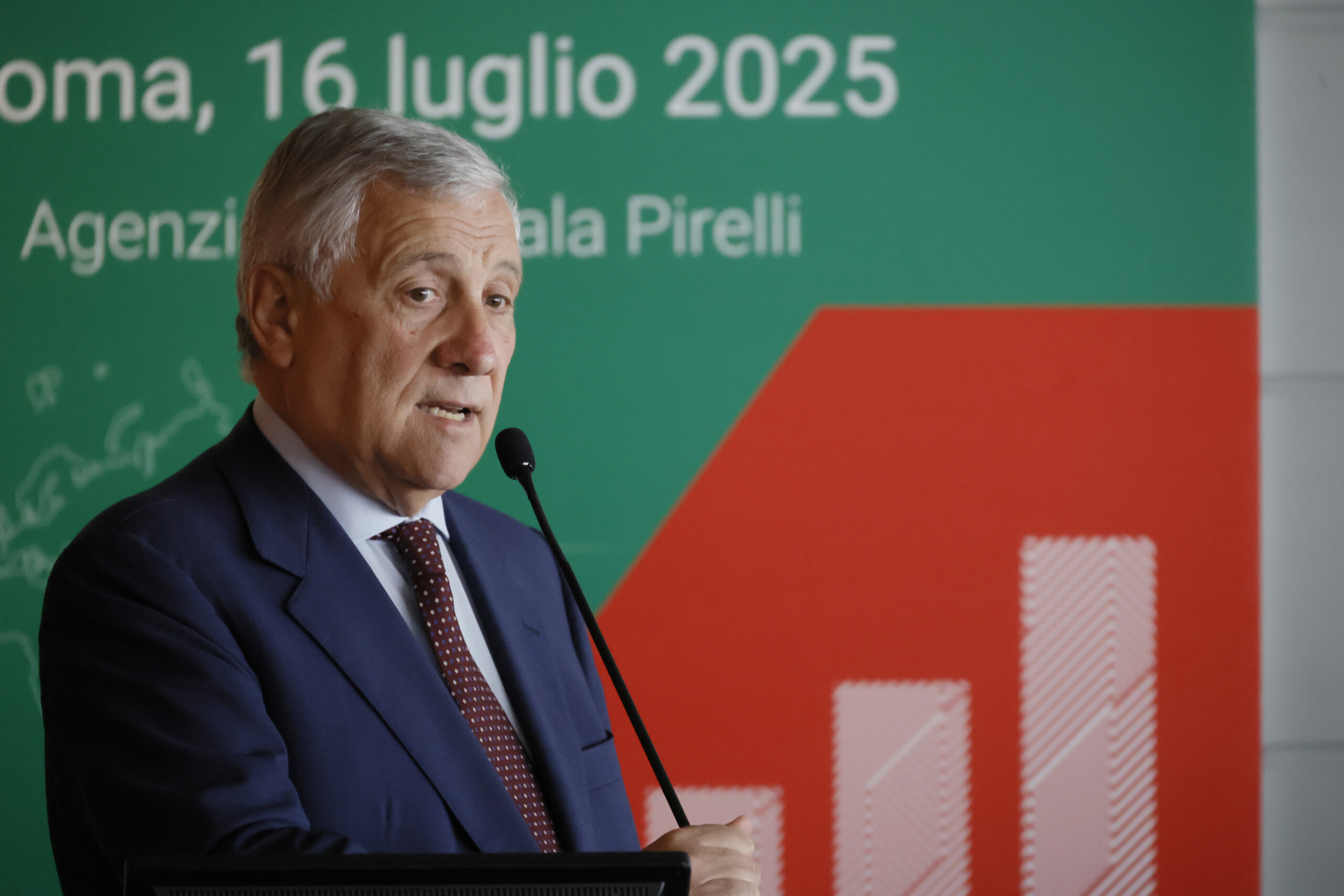 Middle East, Tajani: "Raid on Gaza church is a serious act against a Christian place of worship" Middle East, Tajani: "Raid on Gaza church is a serious act against a Christian place of worship"