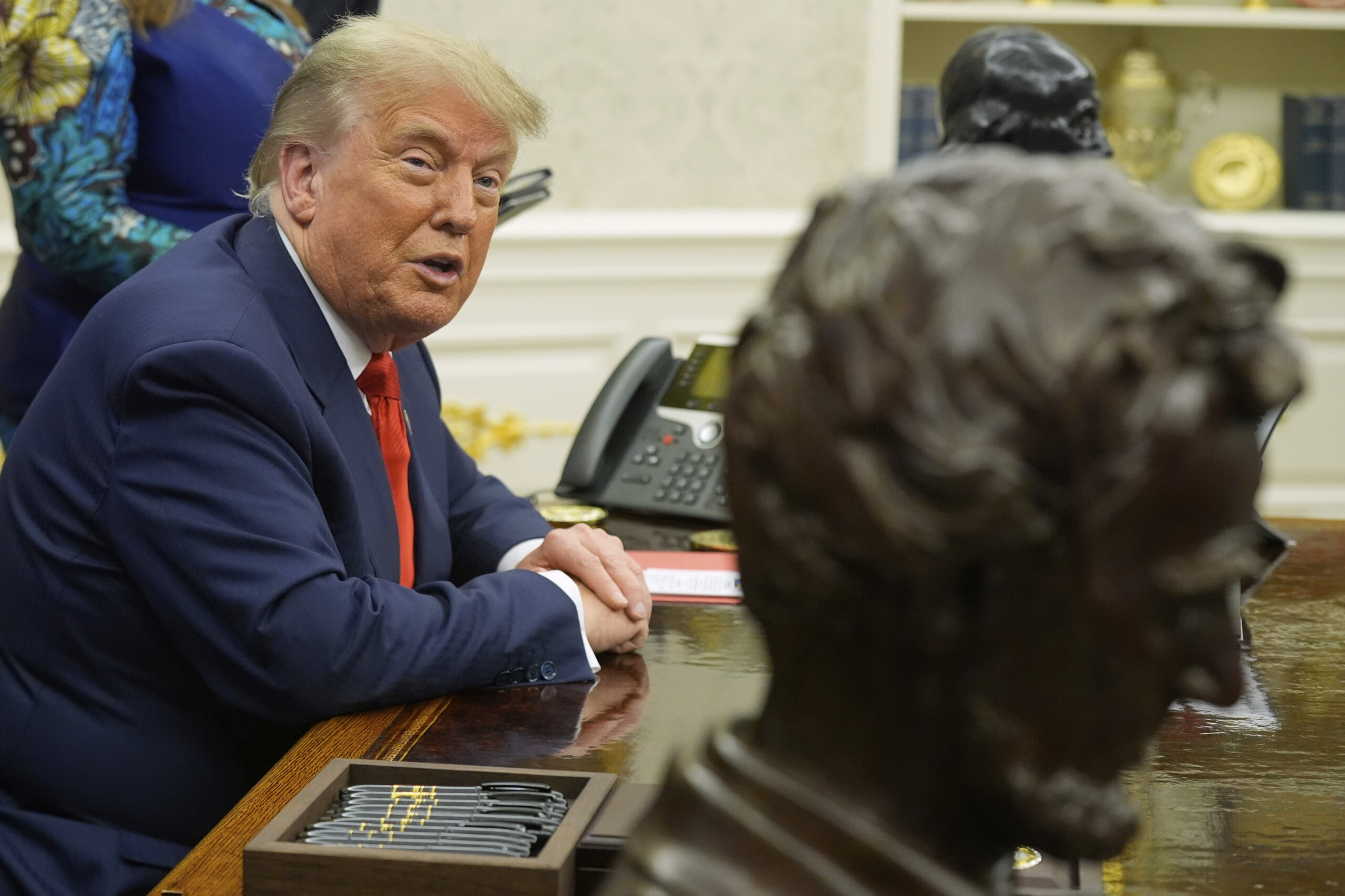 Middle East, Trump: ‘Make a deal in Gaza, bring back the hostages’
