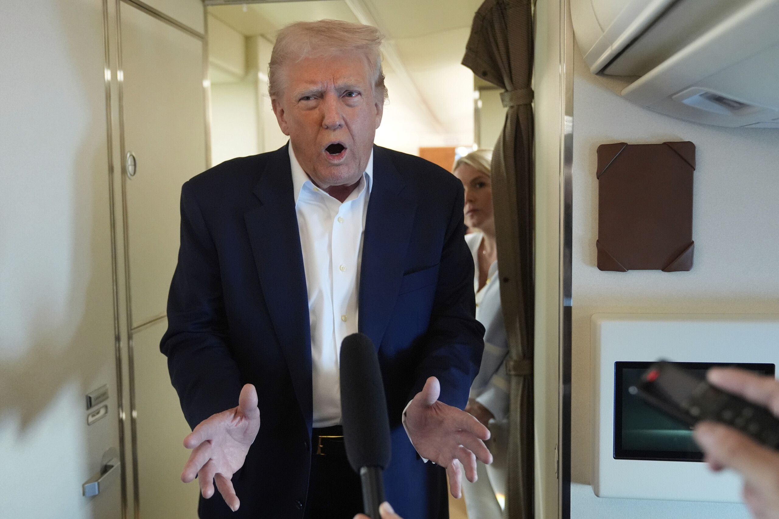 Middle East, Trump: ‘Only 21 Hamas hostages still alive’