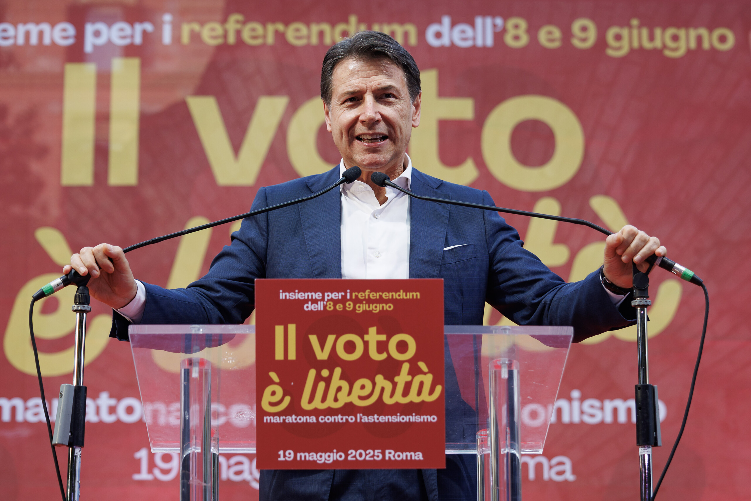 Migrants, Conte: "Centers in Albania improvised, a billion thrown in the sea"