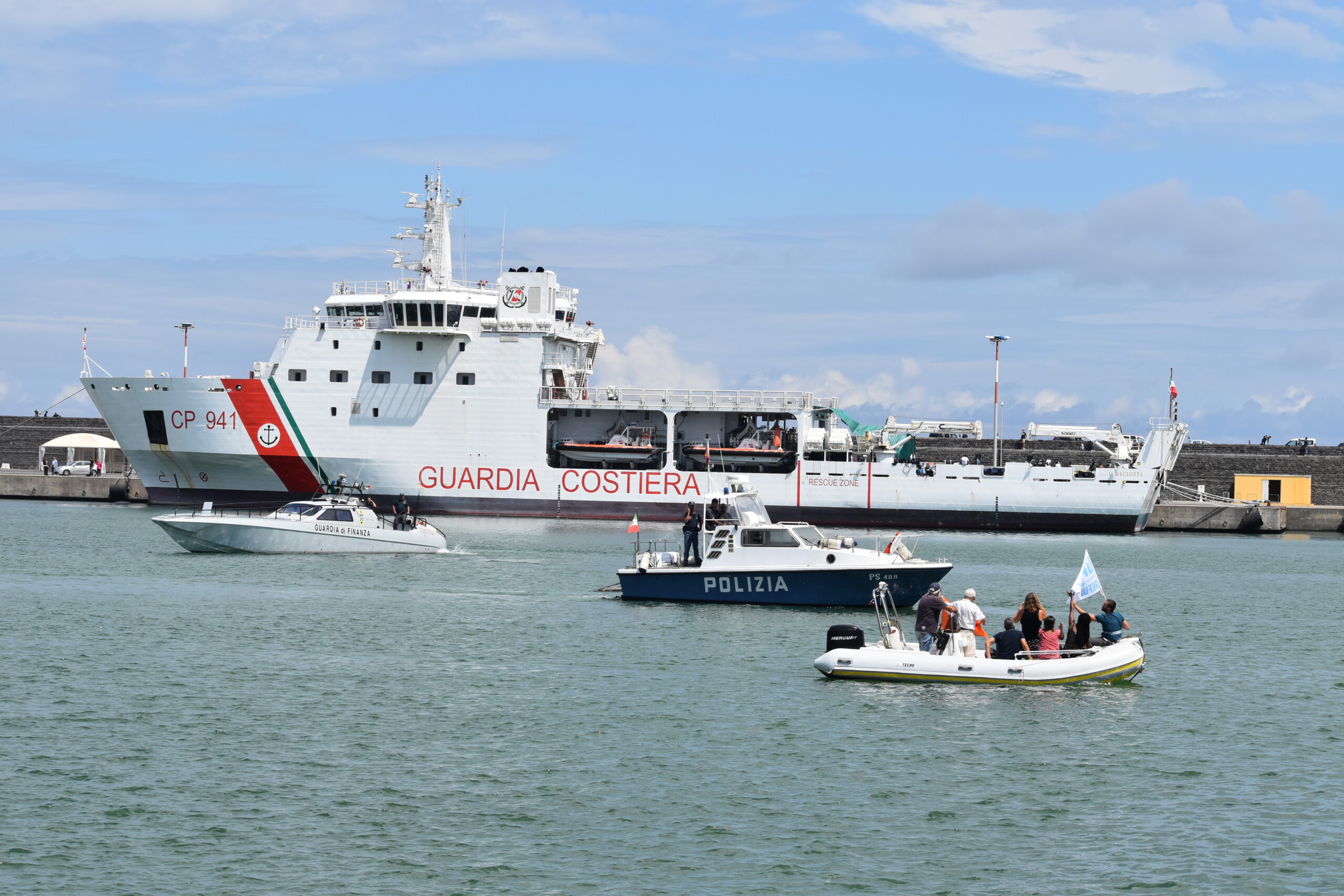 Migrants, FdI: "A crazy decision by the Court of Cassation that offends Italians"