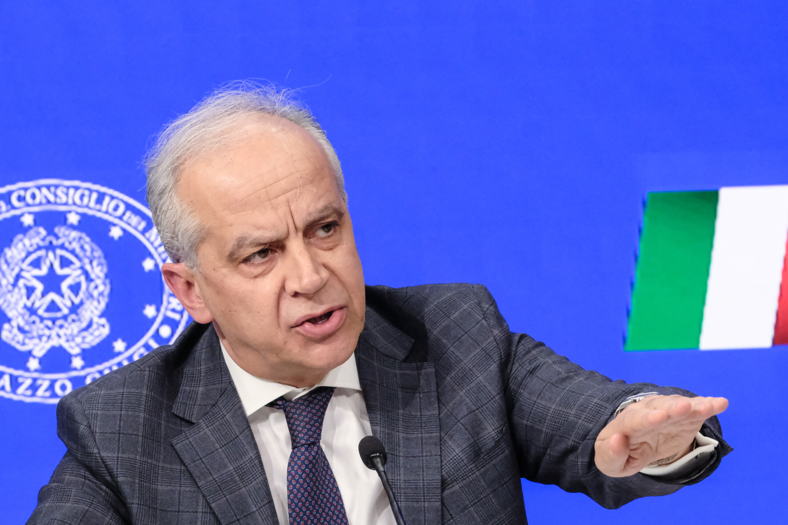 Migrants, Piantedosi: ‘Immediate reactivation of CPR Gjader’