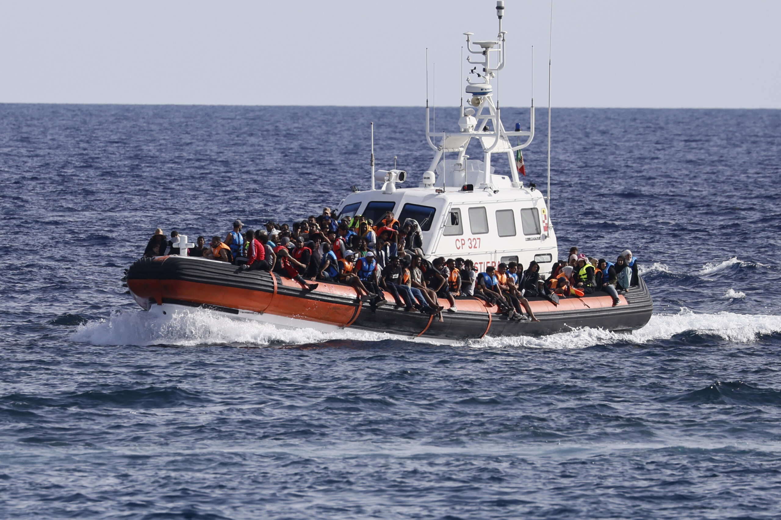 Migrants: returned to Italy after expulsion, three arrests in Cagliari