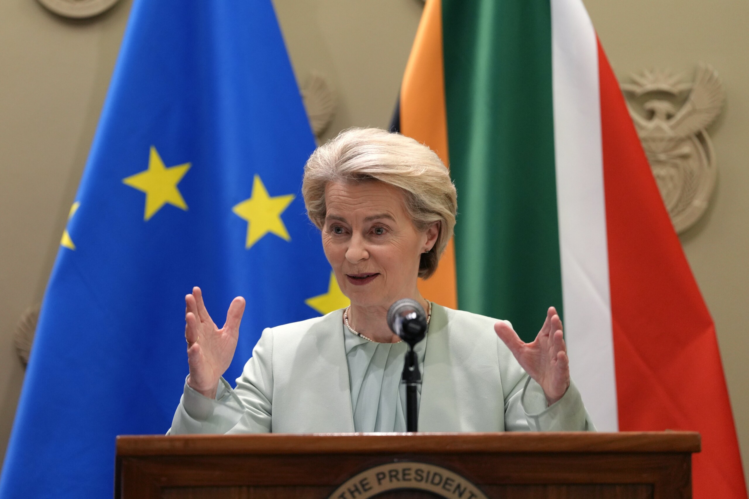 Migrants, von der Leyen: "Open to third-country return hubs"