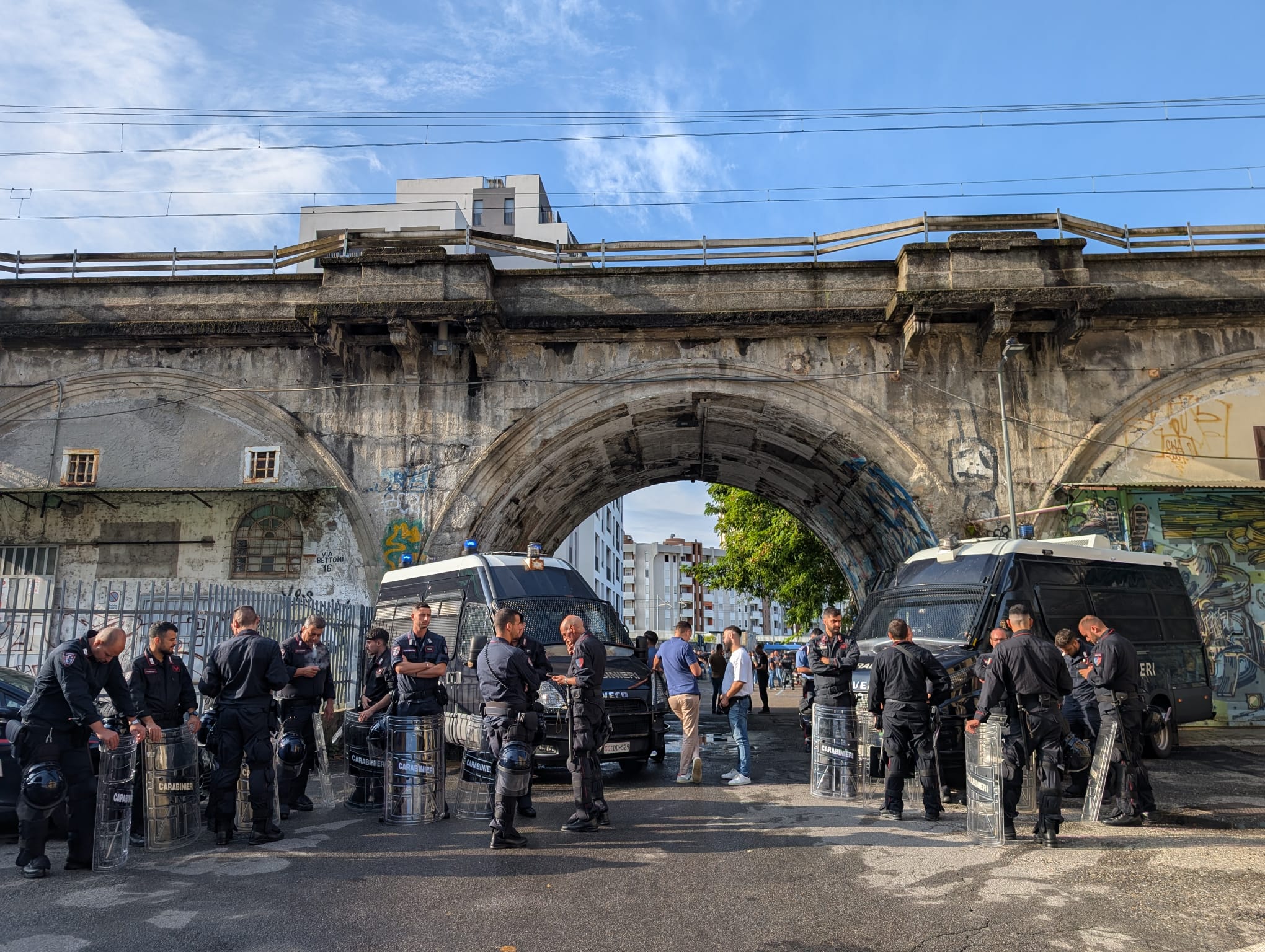 Milan: eviction carried out against Leoncavallo social center Milan: eviction carried out against Leoncavallo social center