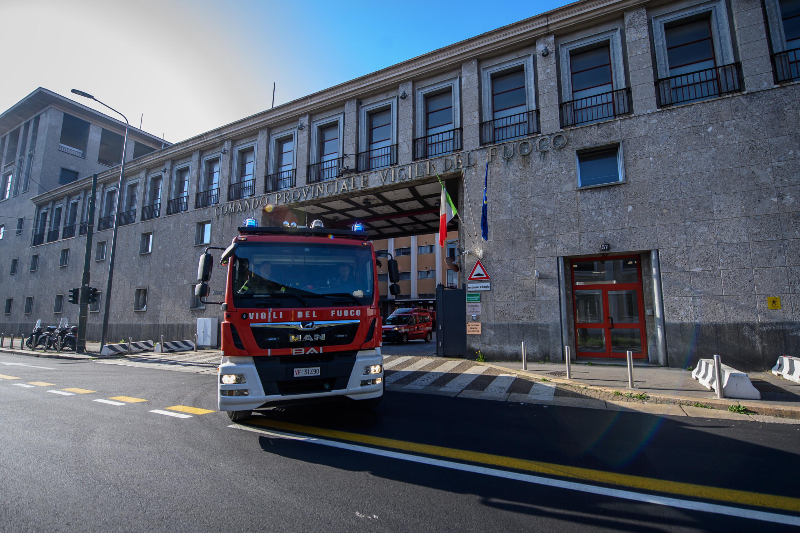 Milan, Explosion at Perfetti Factory in Lainate: One Person Involved Milan, Explosion at Perfetti Factory in Lainate: One Person Involved