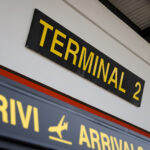 Milan: panic at Malpensa airport as man destroys check-in desks and starts a fire