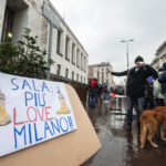 Milan, they defaced Cattelan's Finger: All Ultima Generazione activists acquitted