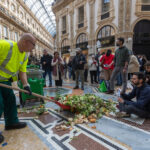 Milan, Ultima Generazione blitz: ‘Discarded food and vegetables in the Galleria’.