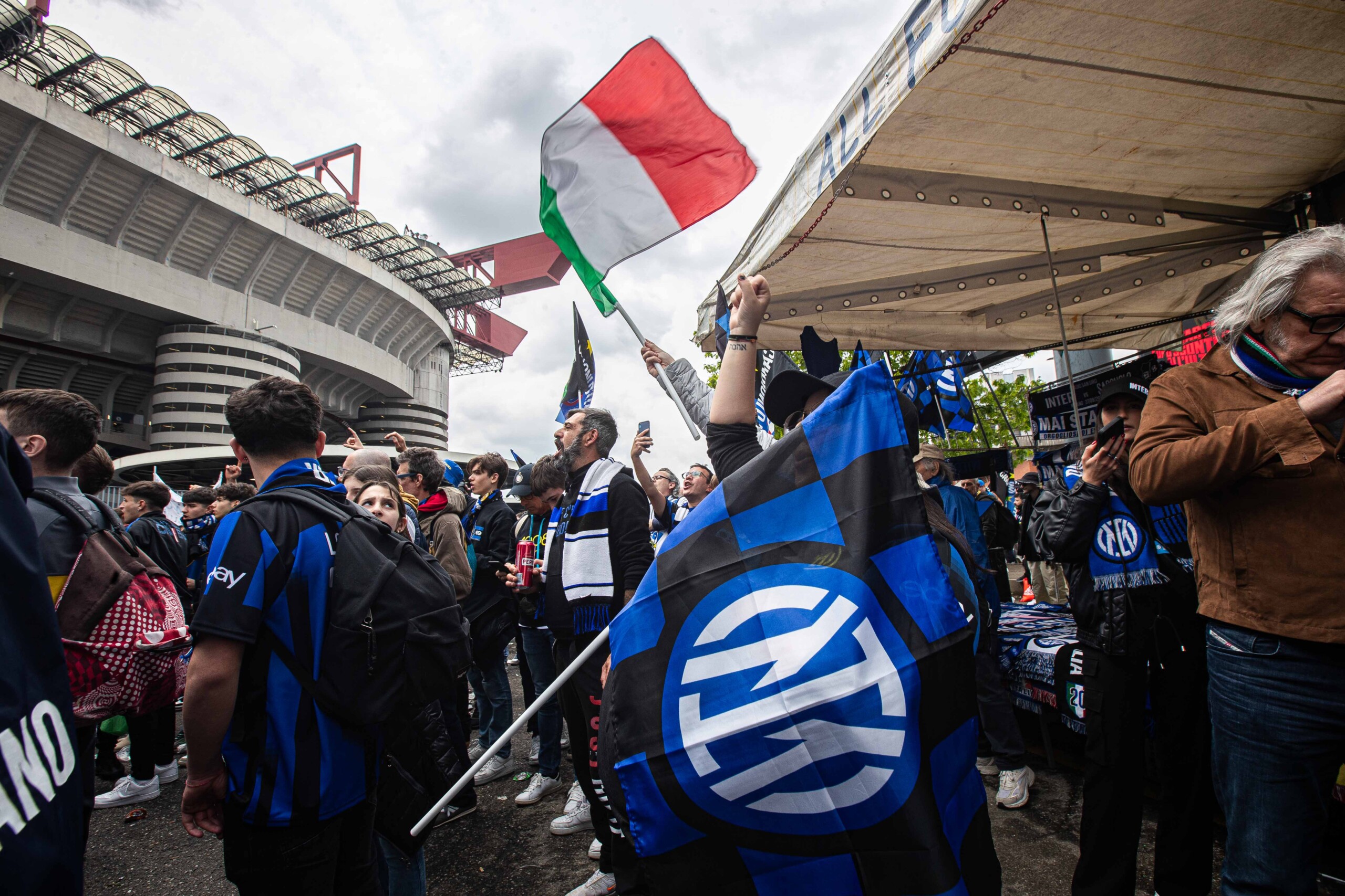 Milan: Ultras protest outside Inter HQ over Champions League final tickets