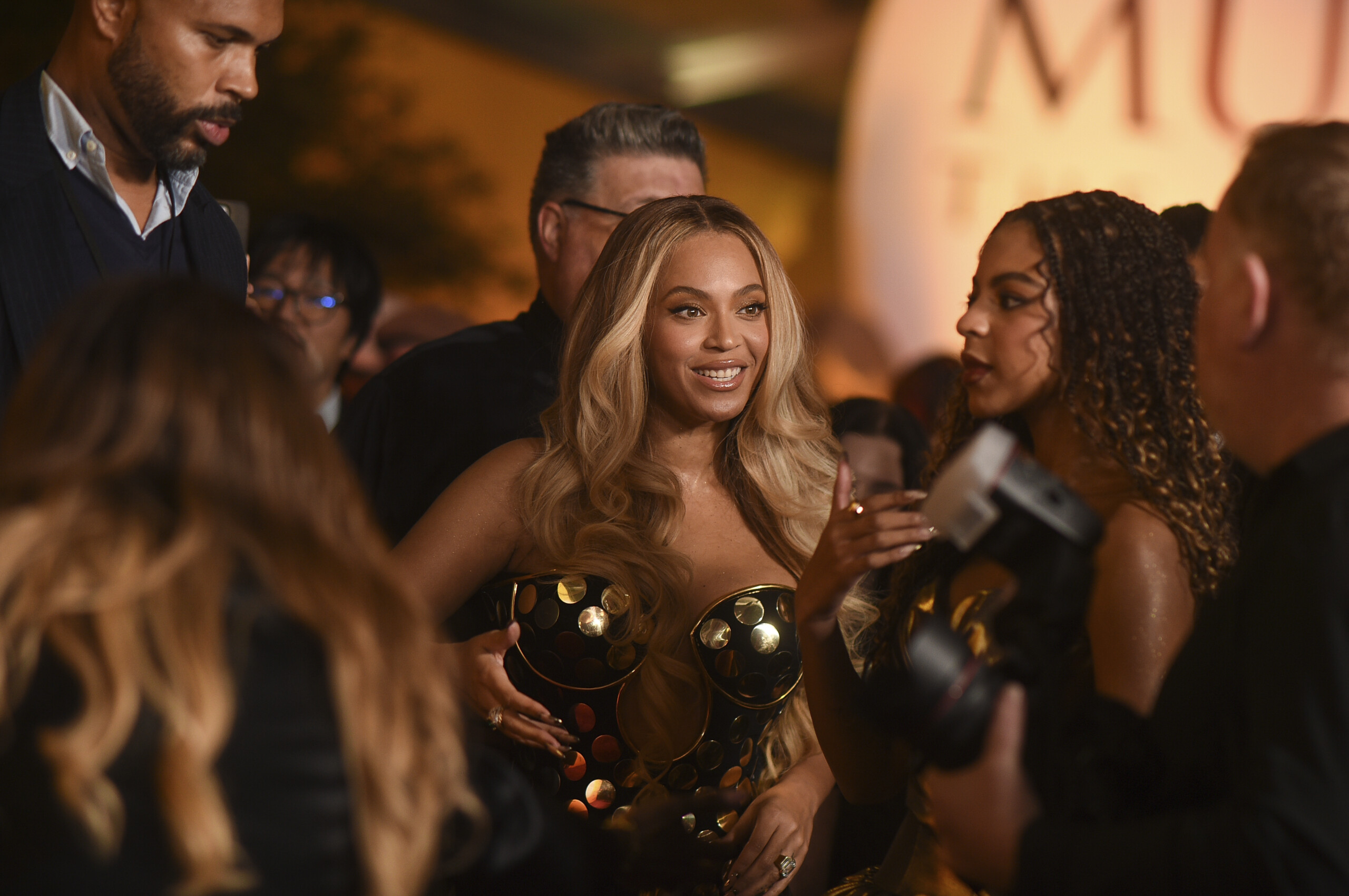 Music: Beyoncé at the centre of controversy over “anti-indigenous” T-shirt