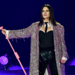 Music, Laura Pausini announces her comeback with “La mia storia tra le dita”