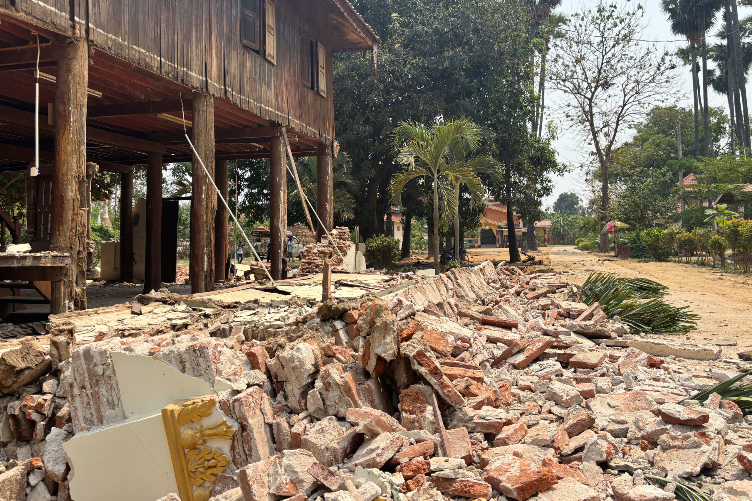 Myanmar: bridge collapses in Sagaing region due to earthquake Myanmar: bridge collapses in Sagaing region due to earthquake