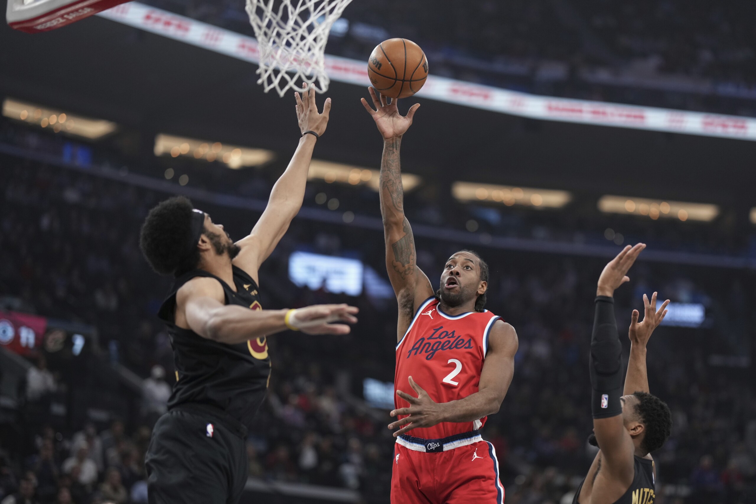 NBA Basketball: Cavs Lose Again, Butler Leads Golden State