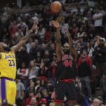 NBA: Last-second win for Bulls over Lakers, Oklahoma also shines