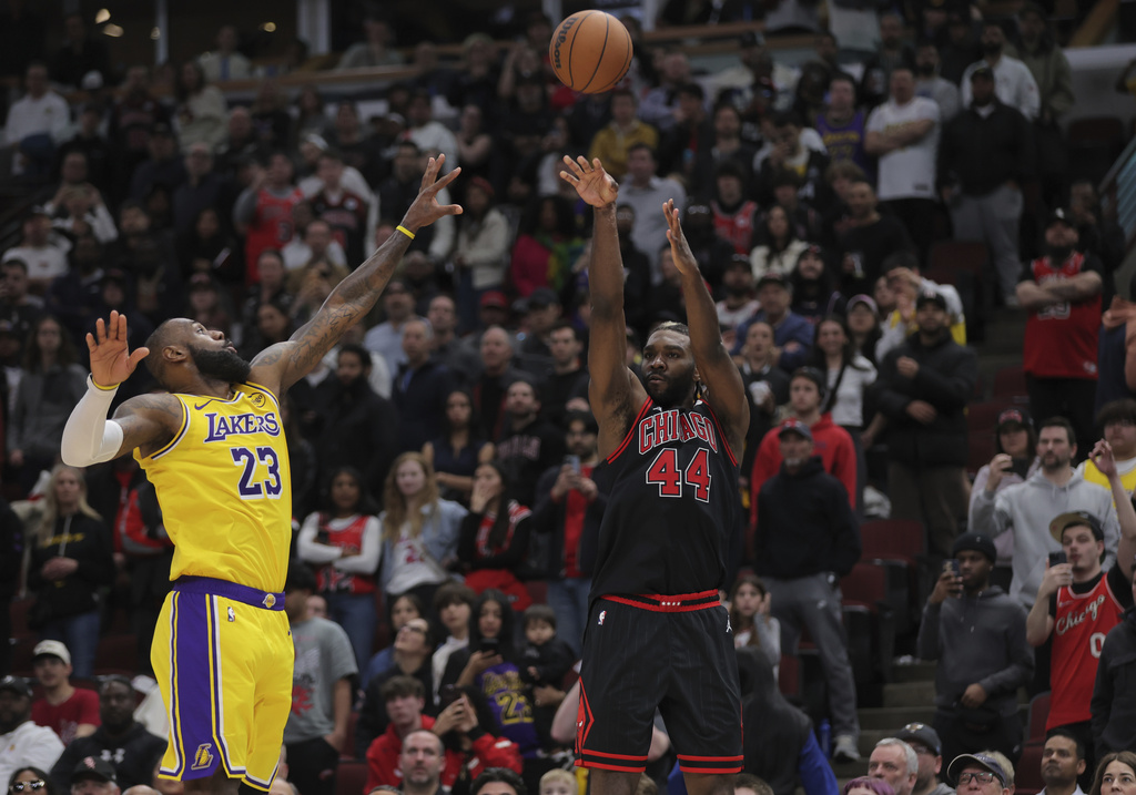 NBA: Last-second win for Bulls over Lakers, Oklahoma also shines NBA: Last-second win for Bulls over Lakers, Oklahoma also shines
