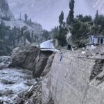 Pakistan: 7 volunteers killed by massive landslide