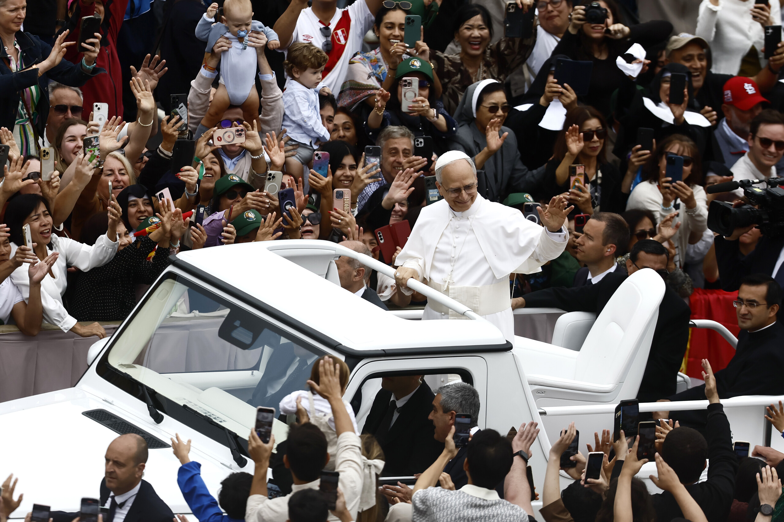Pope: "A World Wounded by Hatred and War, We Are Called to Build Peace"