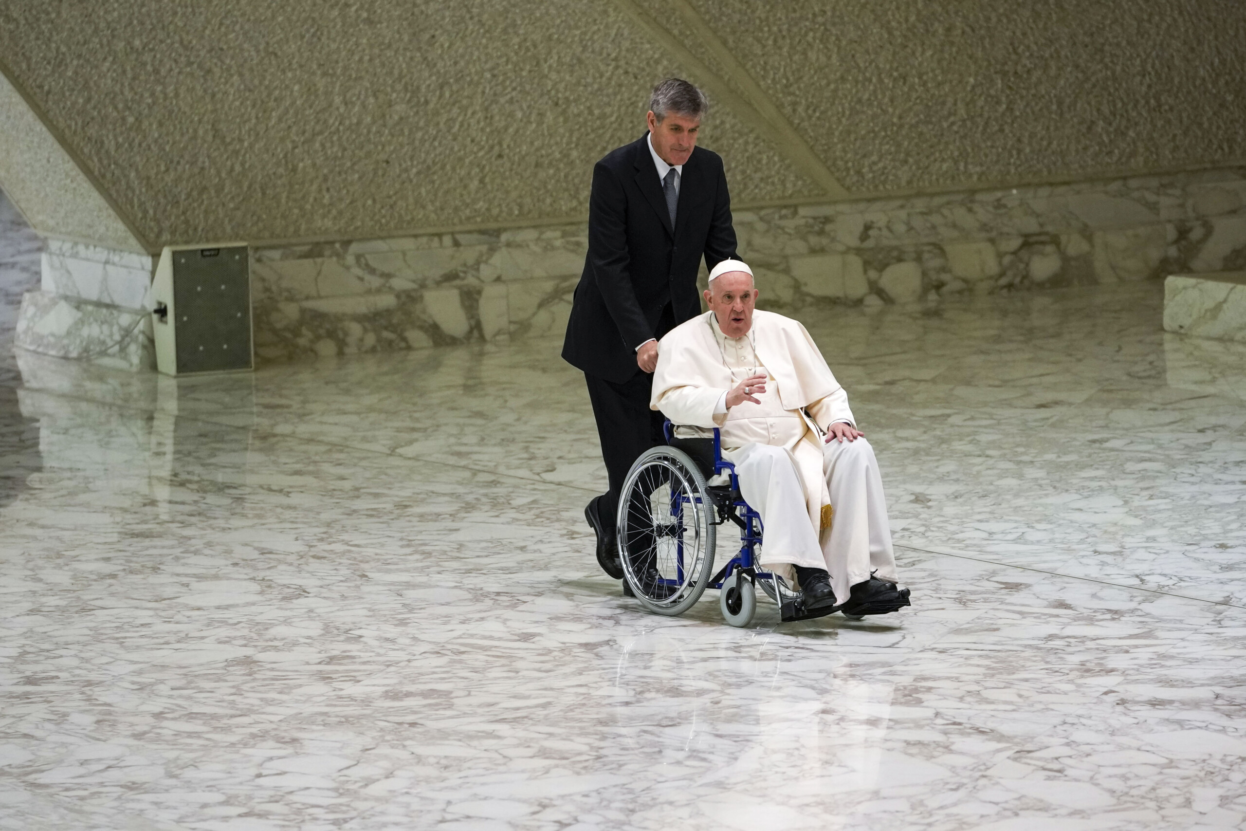 Pope Francis: first signs of illness at 5.30am then coma Pope Francis: first signs of illness at 5.30am then coma