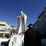 Pope Francis, Holy See: "Bergoglio slept well, woke up after 8 AM"