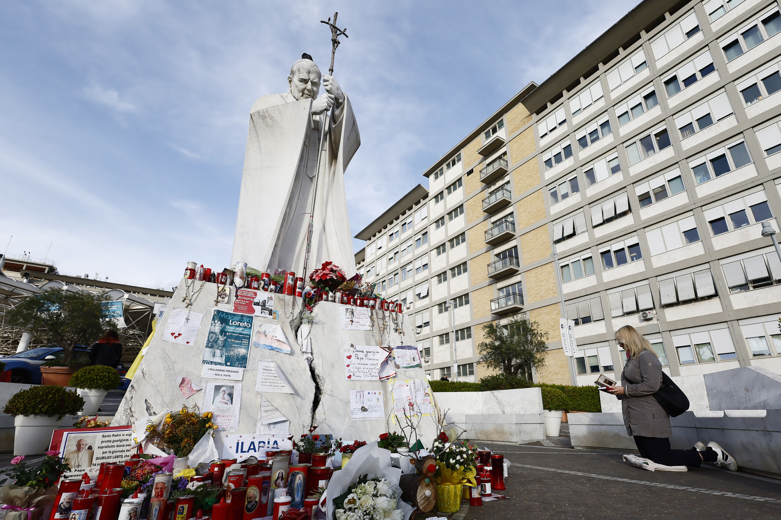 Pope Francis, Holy See: "The night passed peacefully"