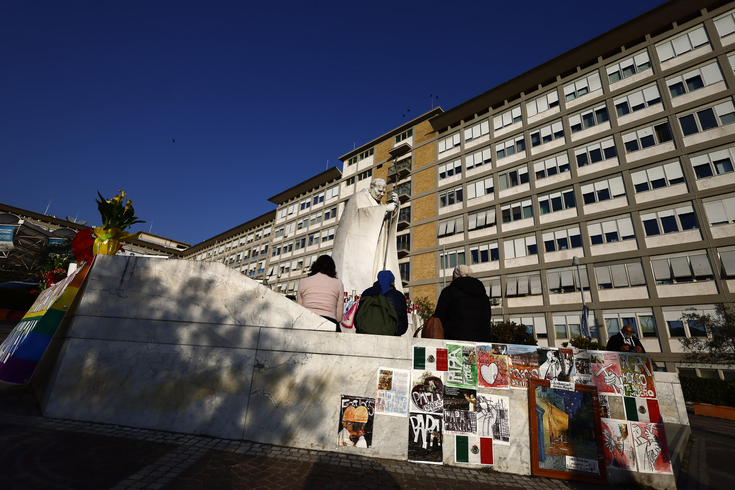Pope Francis: Pontiff Continues Physical Therapy