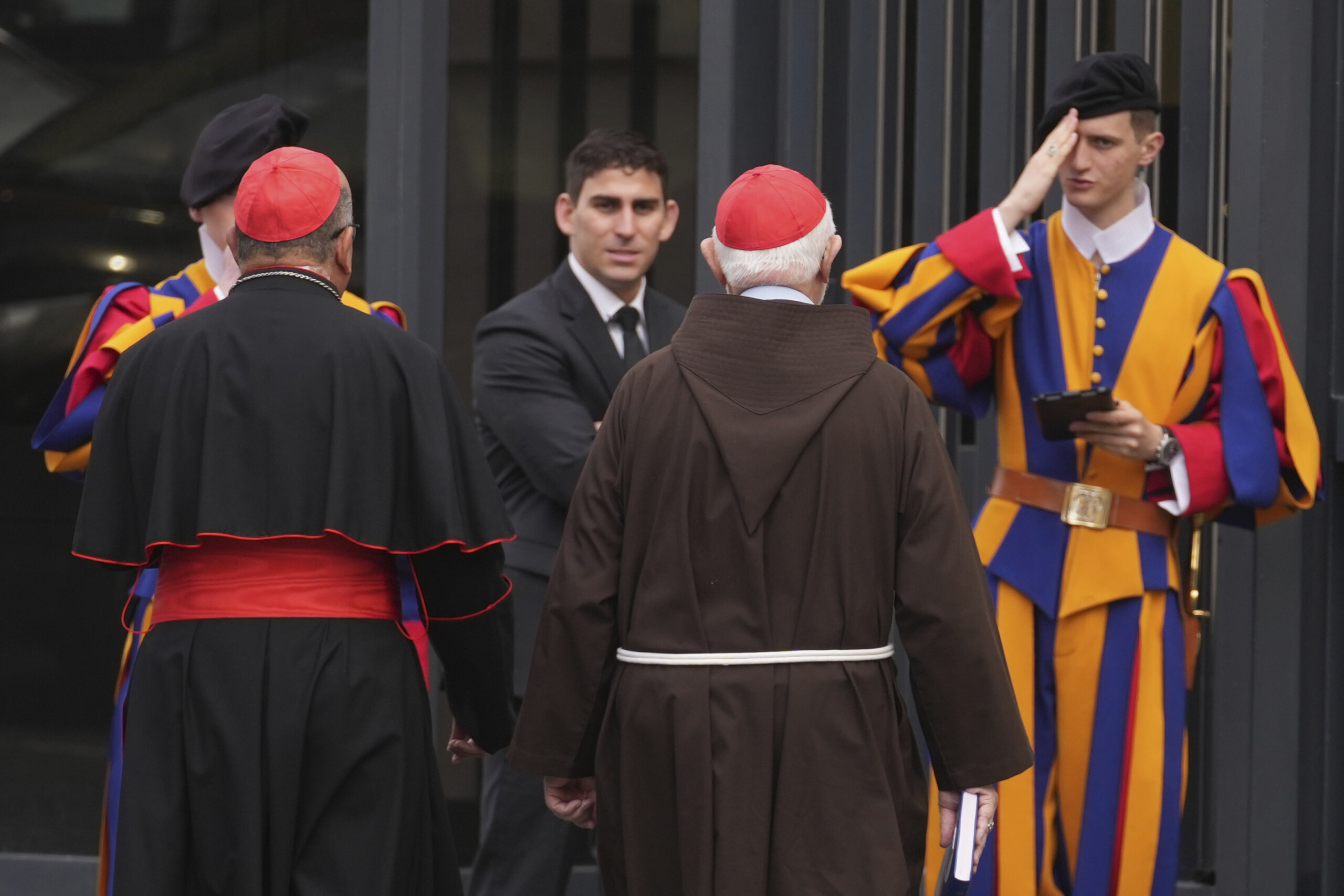 Pope Francis: third congregation completed, 113 cardinals present