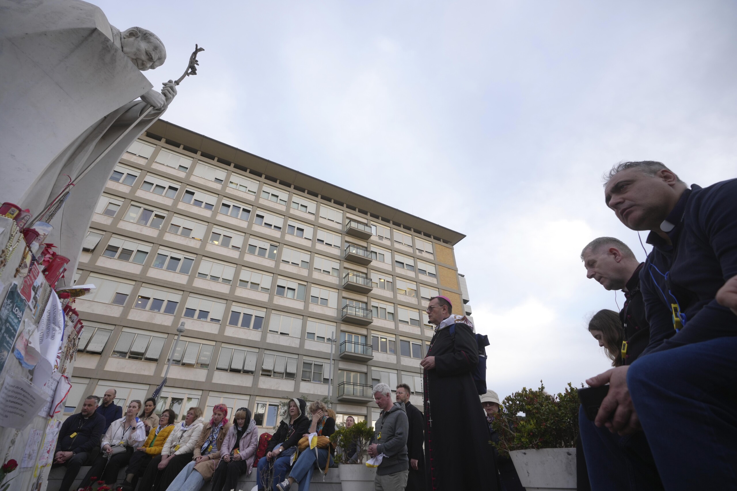 Pope Francis, Vatican sources: "Improvements confirmed by analysis and careful observation" Pope Francis, Vatican sources: "Improvements confirmed by analysis and careful observation"