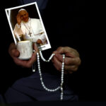 Pope Francis, Vatican sources: "Today, therapy and high-flow ventilation continue"