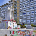 Pope, good response to therapy: ‘Slight improvement registered’