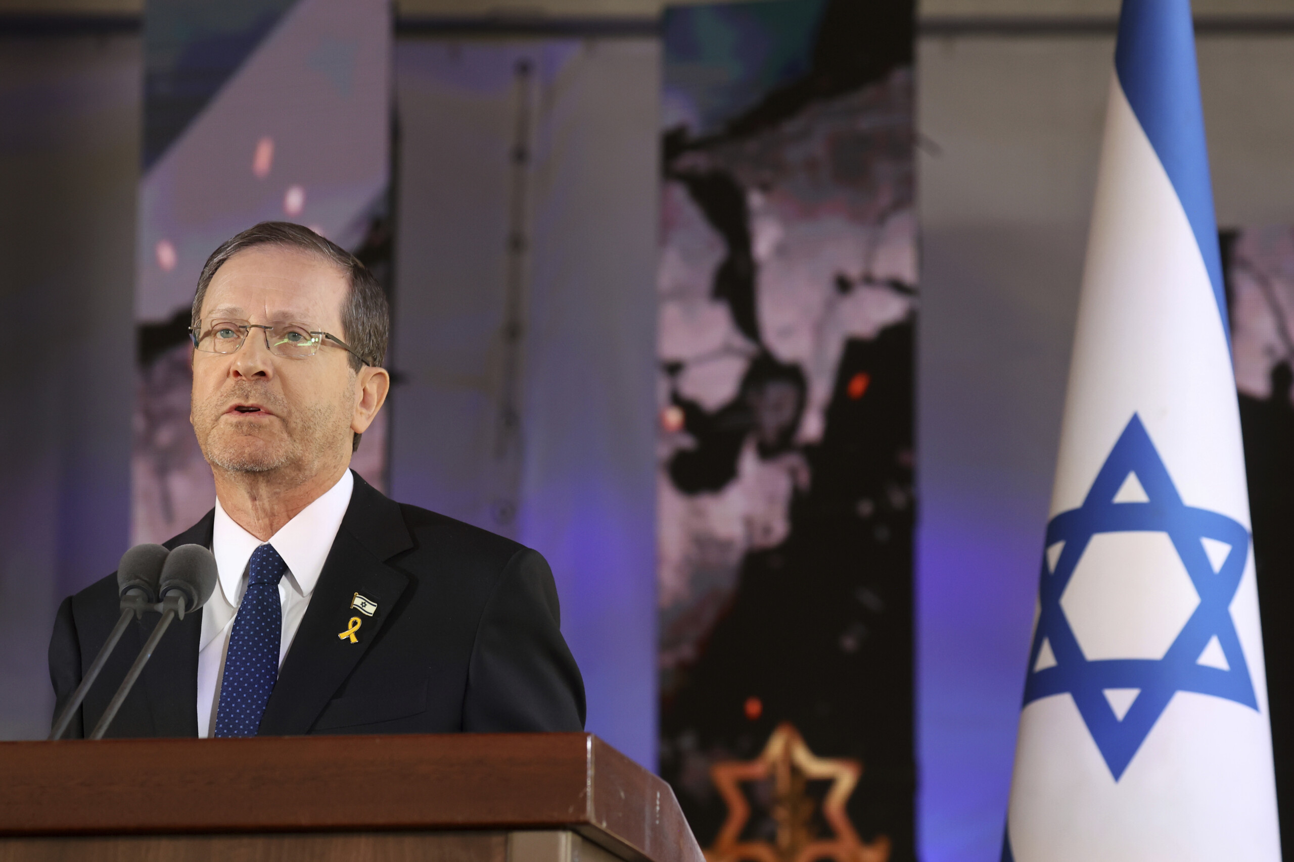 Pope, Herzog at Mass marking start of pontificate: ‘I will invite Leone to the Holy Land’