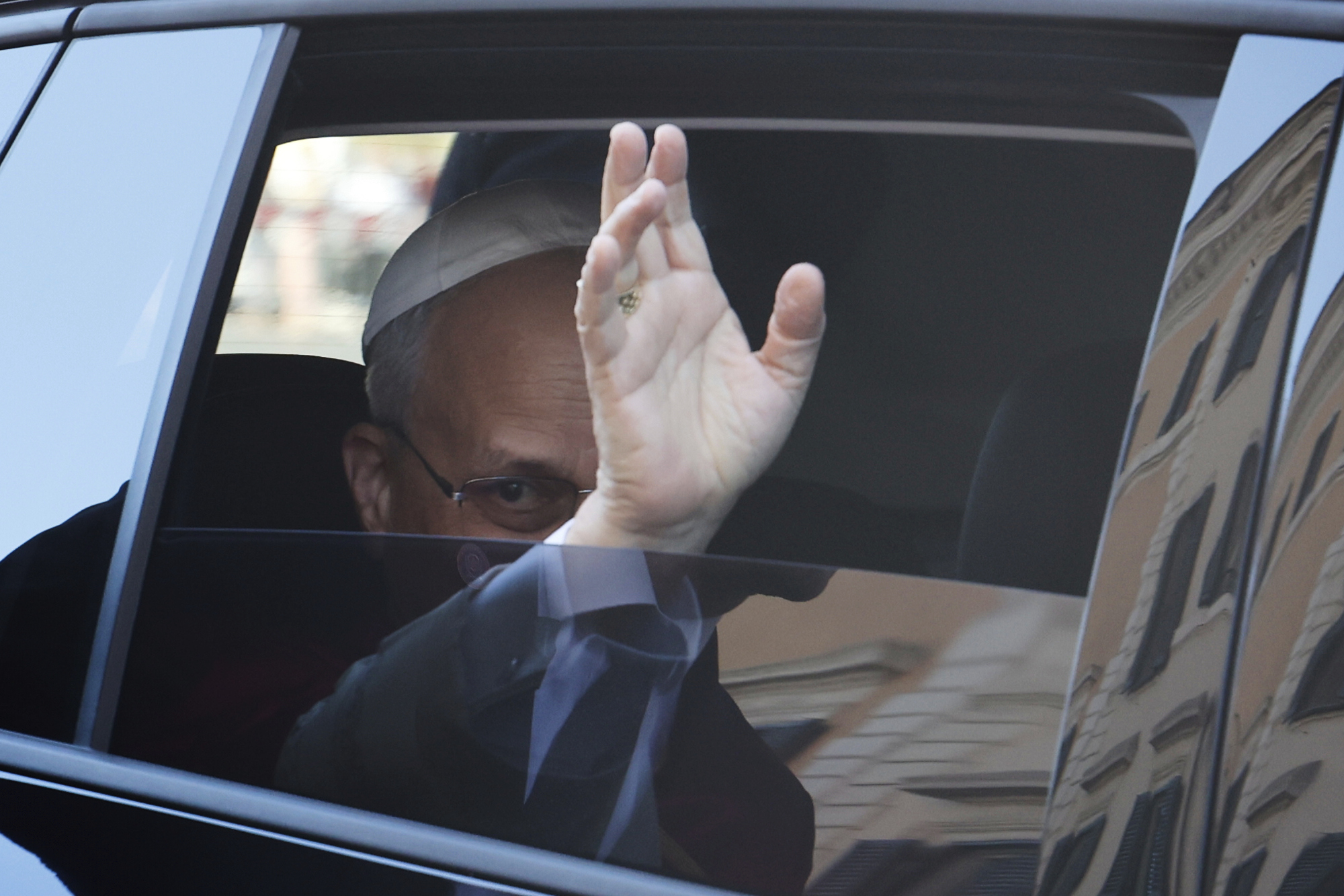 Pope: ‘I say to the Romans, I love you and I want to be at your service’