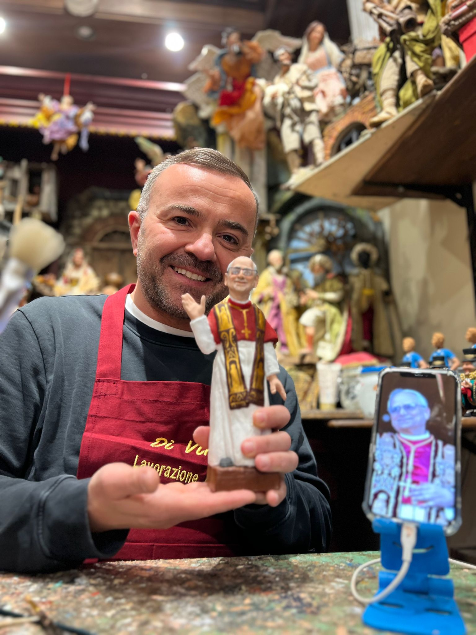 Pope Leo XIV joins the nativity scene, figurine unveiled in San Gregorio Armeno Pope Leo XIV joins the nativity scene, figurine unveiled in San Gregorio Armeno