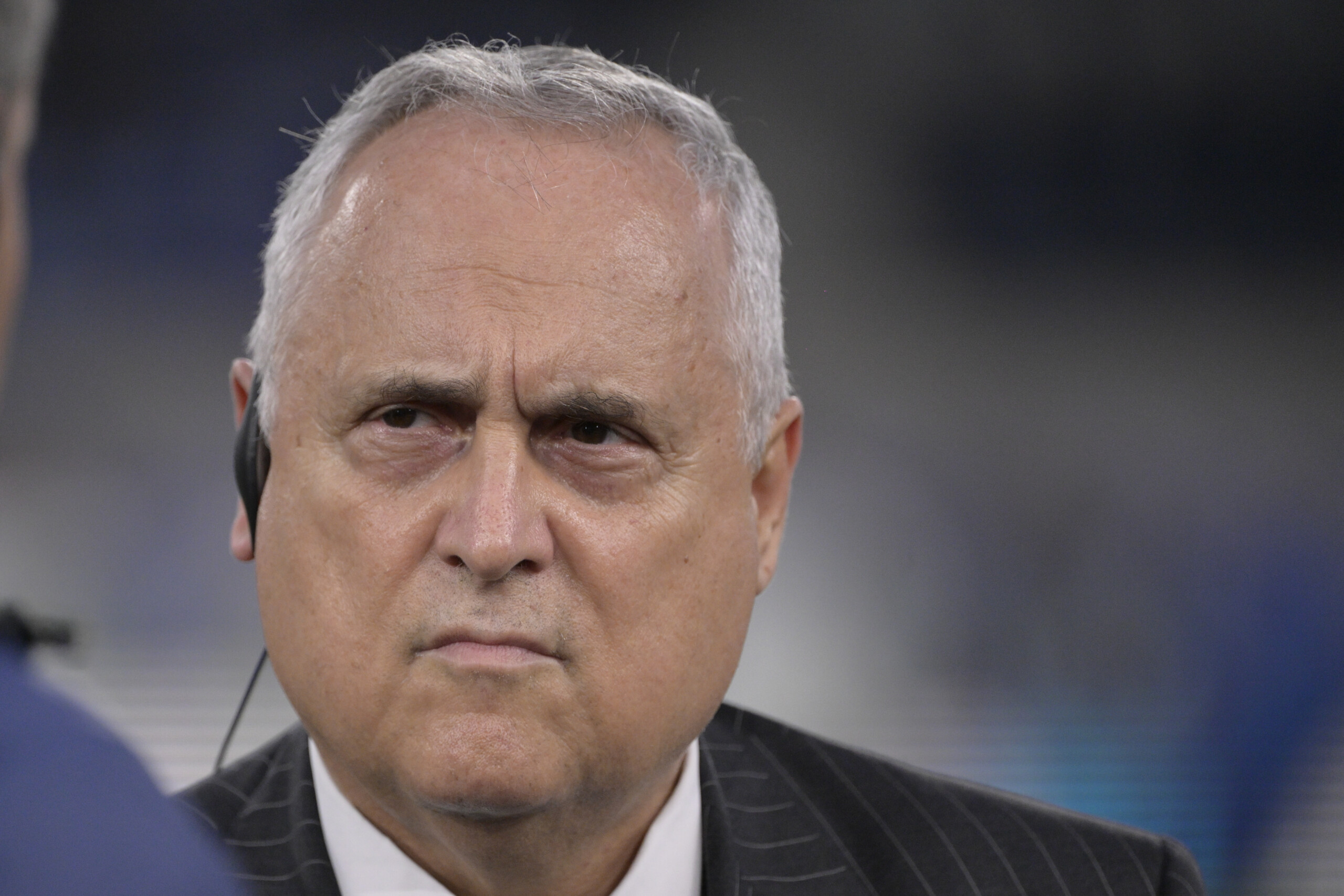 Pope: Lotito and Lazio at Francis', players handed out Bergoglio holy cards