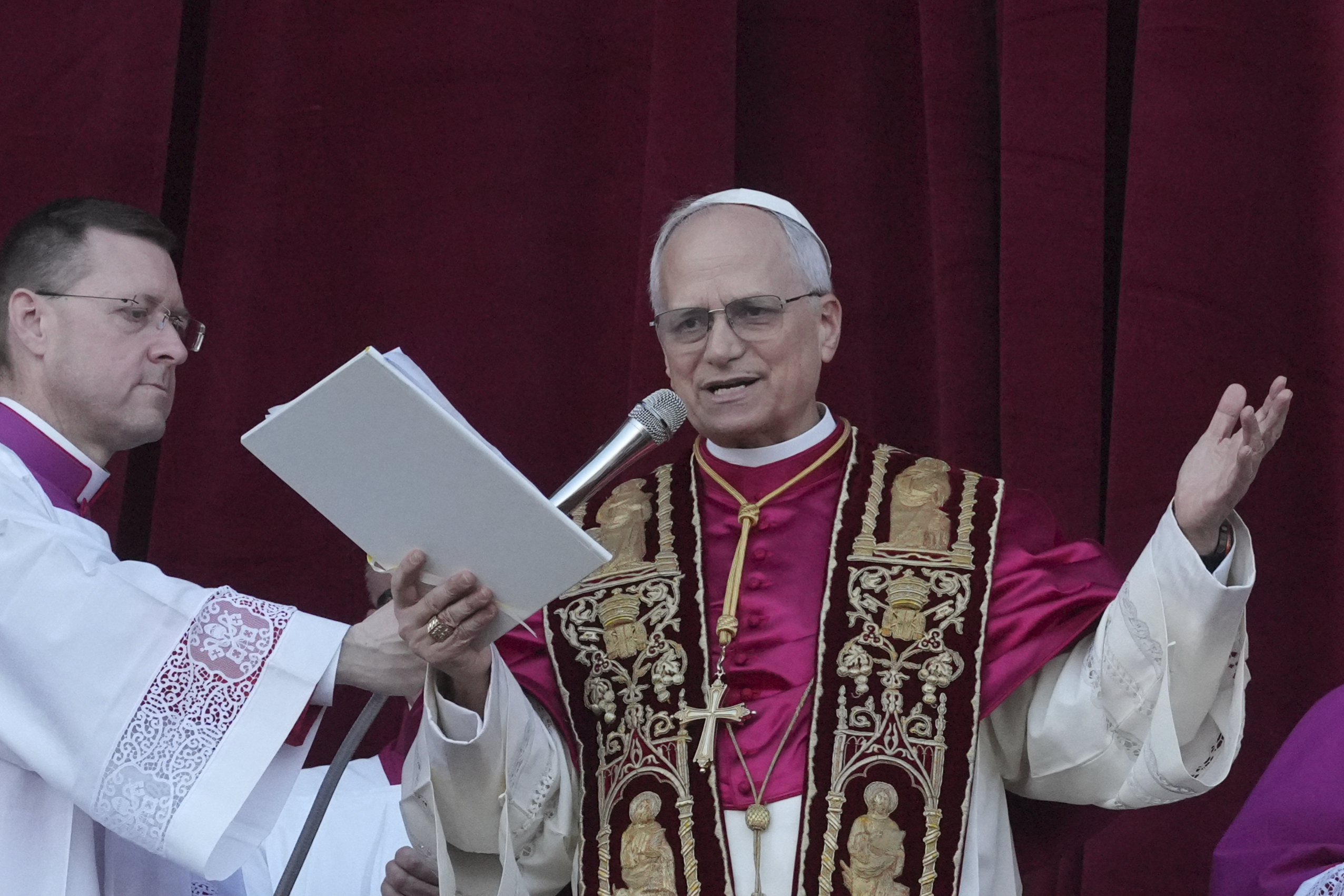 Pope: the first words of Leo XIV, peace be with you all Pope: the first words of Leo XIV, peace be with you all