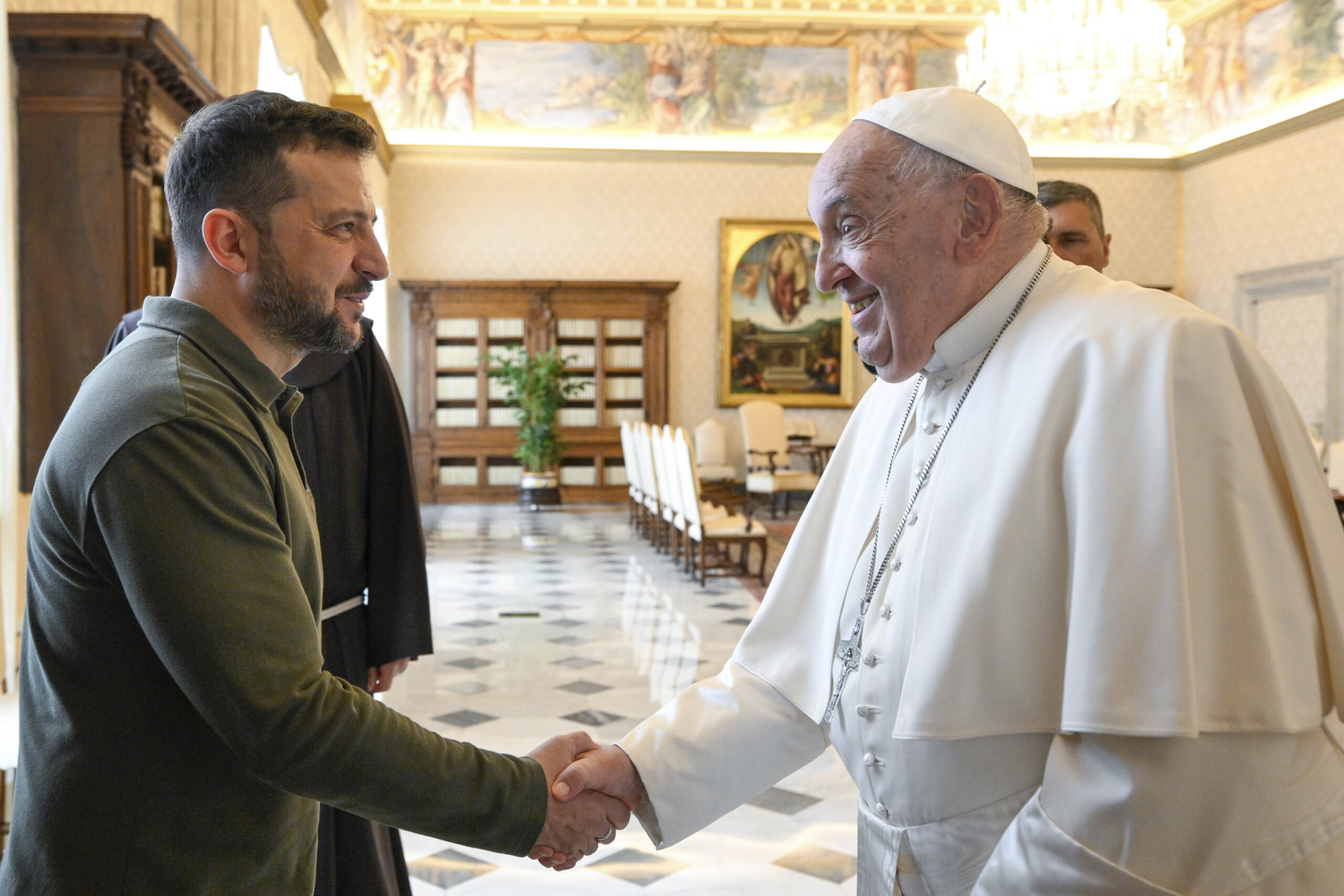 Pope, Zelensky: ‘Tragic news, he knew how to give hope’ Pope, Zelensky: ‘Tragic news, he knew how to give hope’
