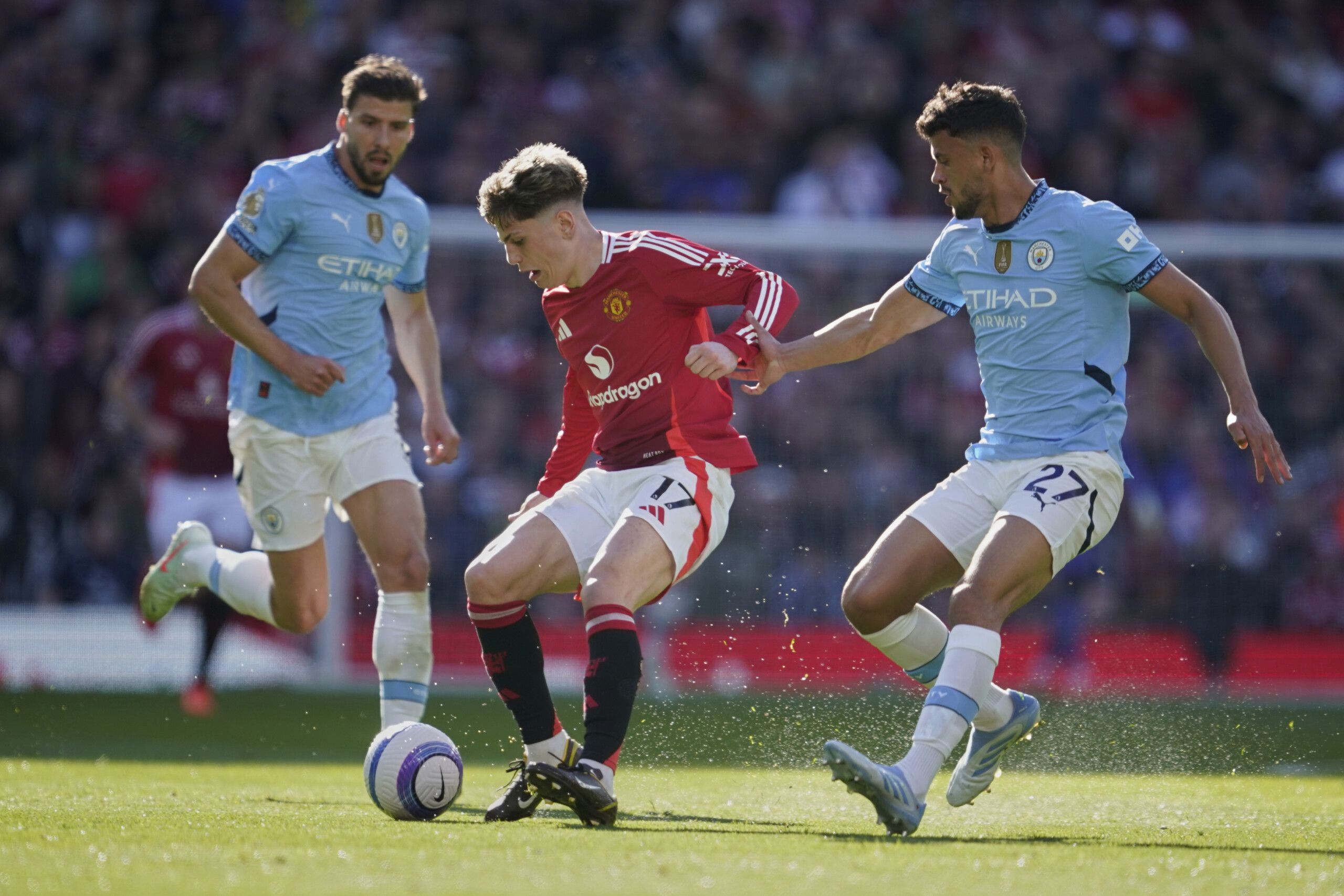 Premier, the Manchester derby ends 0-0