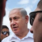 Protests at Kibbutz Nir Oz: Netanyahu enters through side entrance
