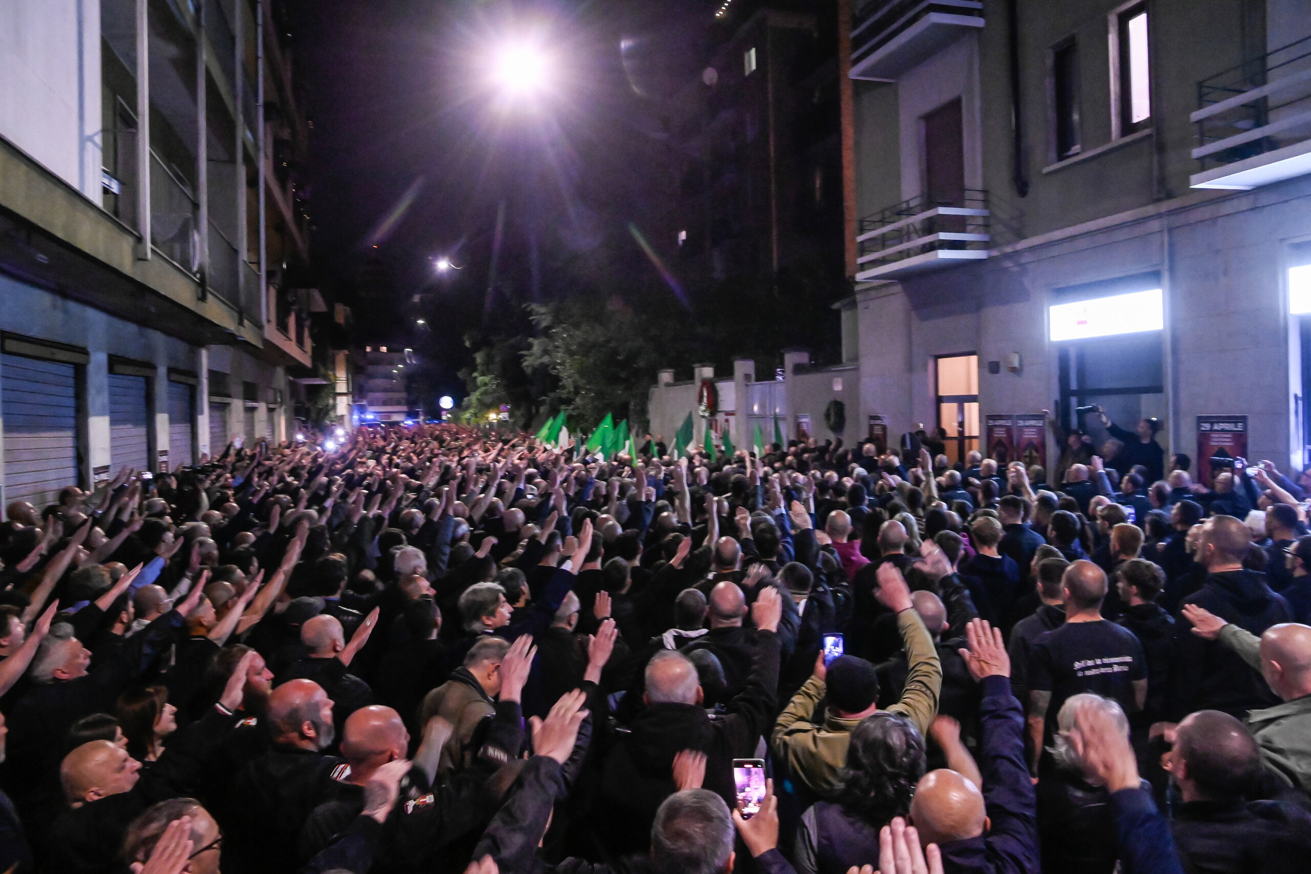 Ramelli, M5S: "Roman salutes? Unacceptable normalization of fascist glorification"