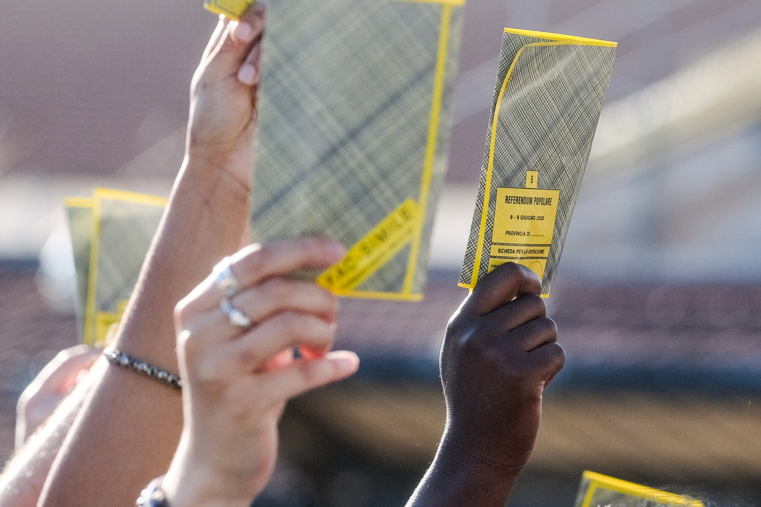 Referendum: polls open today until 11 p.m. and tomorrow from 7 a.m. to 3 p.m. Referendum: polls open today until 11 p.m. and tomorrow from 7 a.m. to 3 p.m.