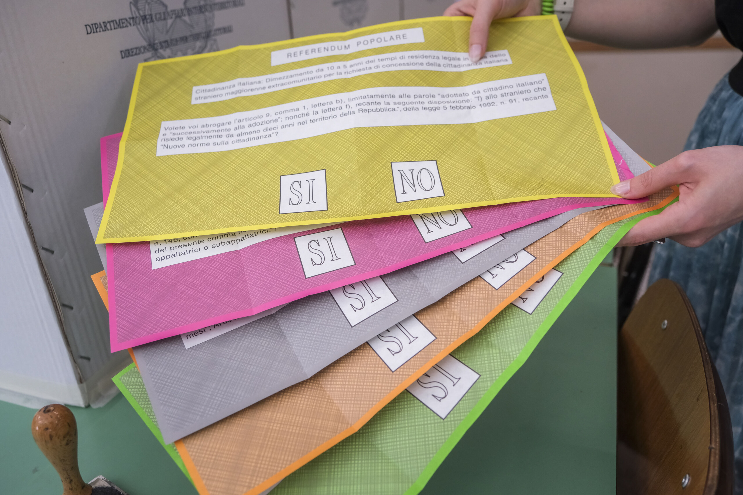 Referendum: turnout at 7.4% at 12 noon Referendum: turnout at 7.4% at 12 noon