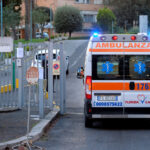 Road accident, car crashes into wall in Catania: 15-month-old girl dies