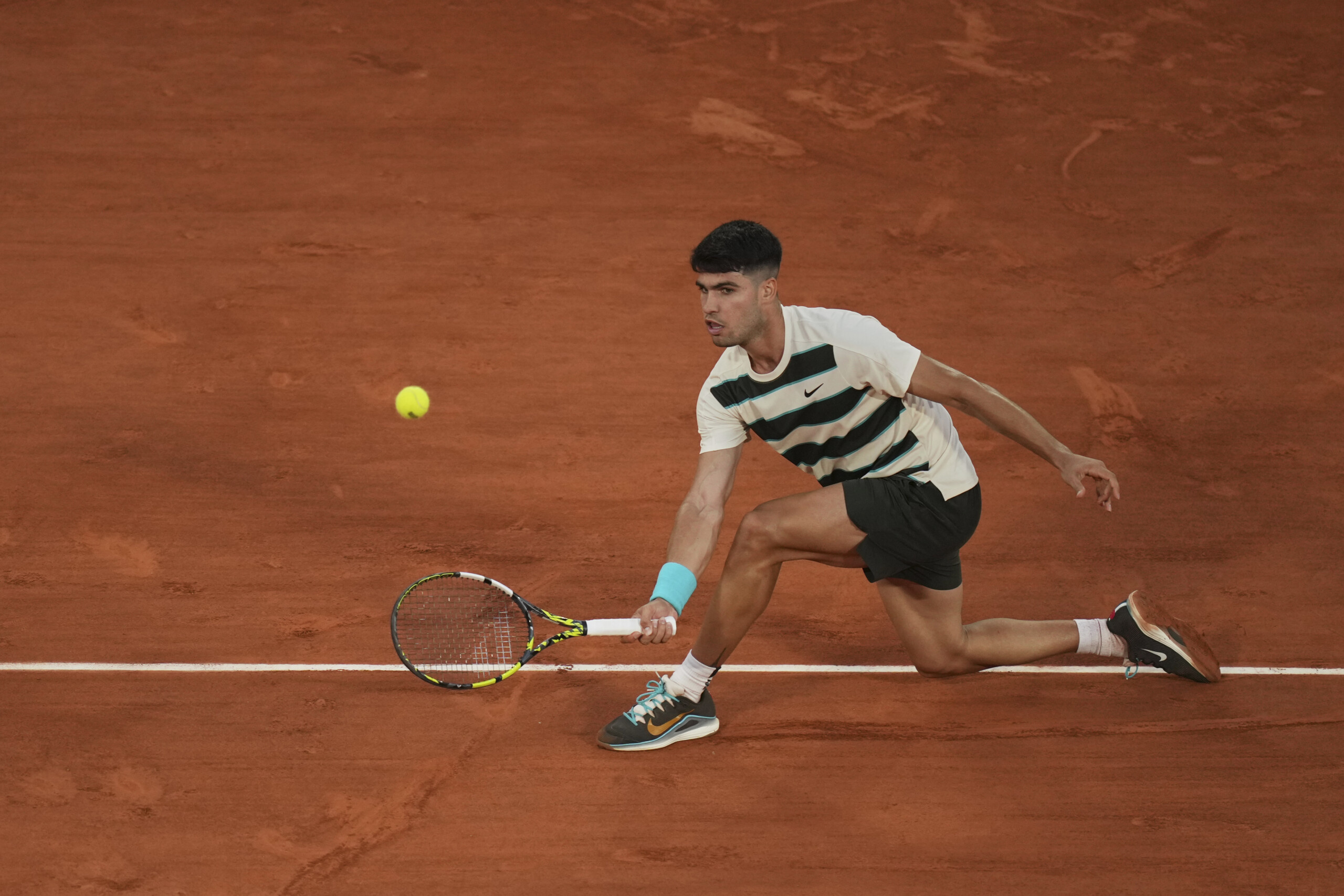 Roland Garros, Alcaraz advances to the Round of 16