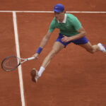 Roland Garros, Jannik Sinner into the round of 16: Lehečka defeated in three sets