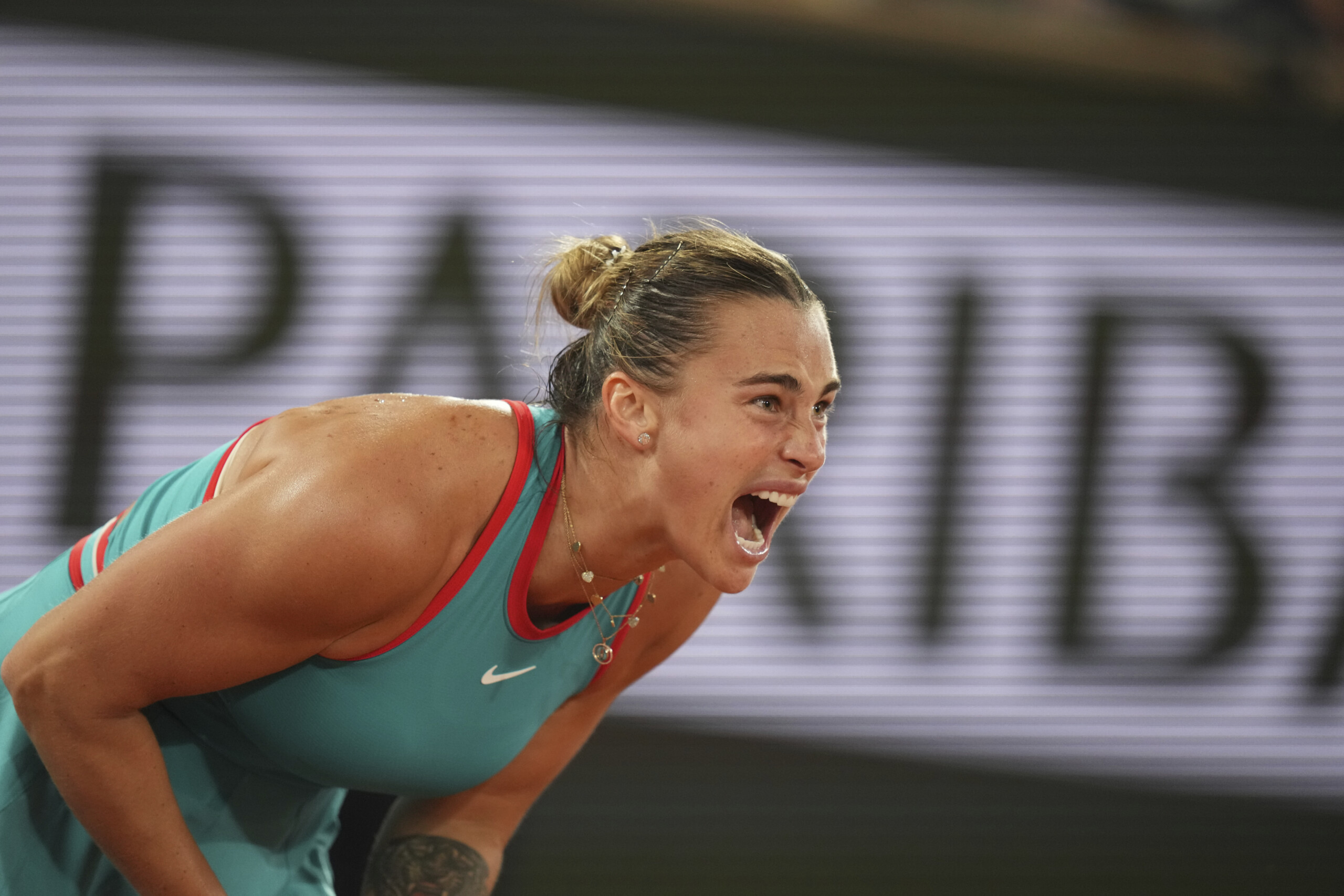 Roland Garros: Sabalenka reaches her first final, Swiatek knocked out